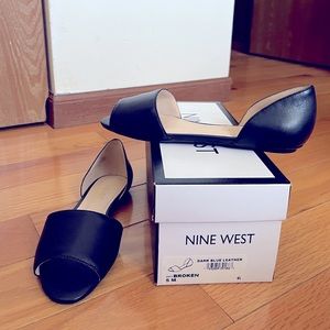 NINE WEST “Broken” Navy Leather Open Toe Flat Shoes Size 5 Dark Navy
